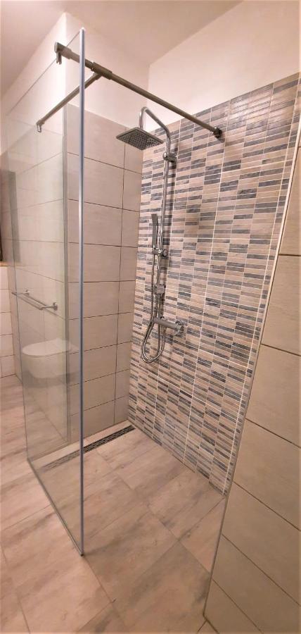 נייביצה Apartments Martina מראה חיצוני תמונה