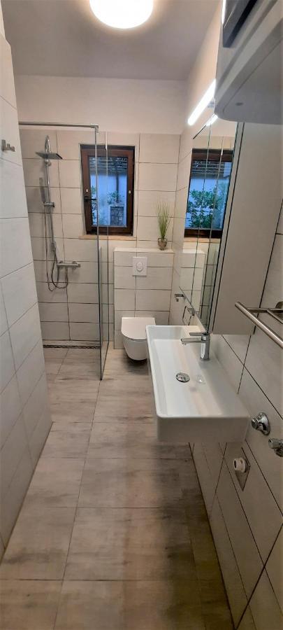 נייביצה Apartments Martina מראה חיצוני תמונה